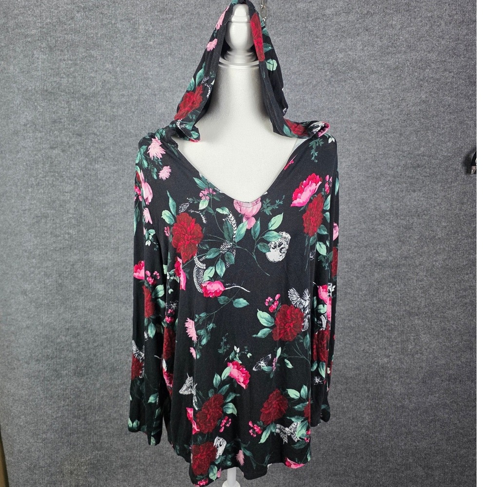 Torrid Floral Skull Hoodie Super Soft Knits V-Neck Top Black Plus Size 3 3X